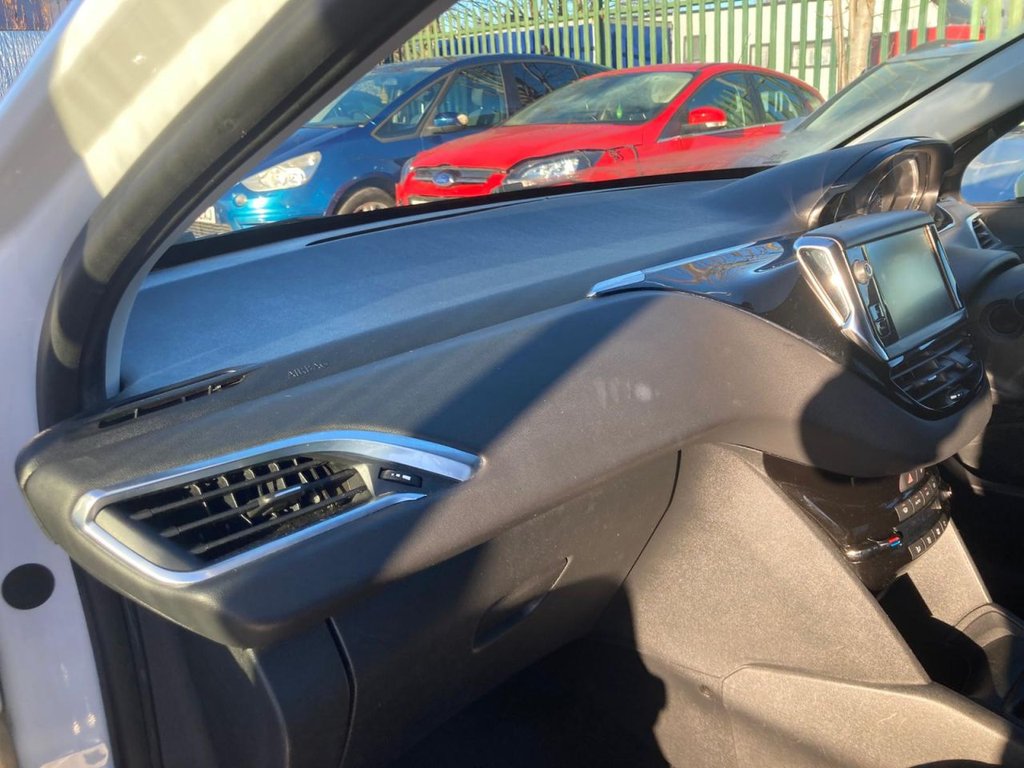 Used Peugeot 208 2015 for sale - 76739895: Photo 13