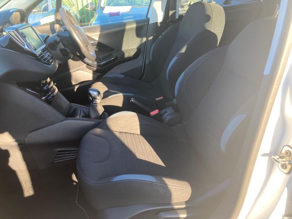 Used Peugeot 208 2015 for sale - 76739895: Photo 14