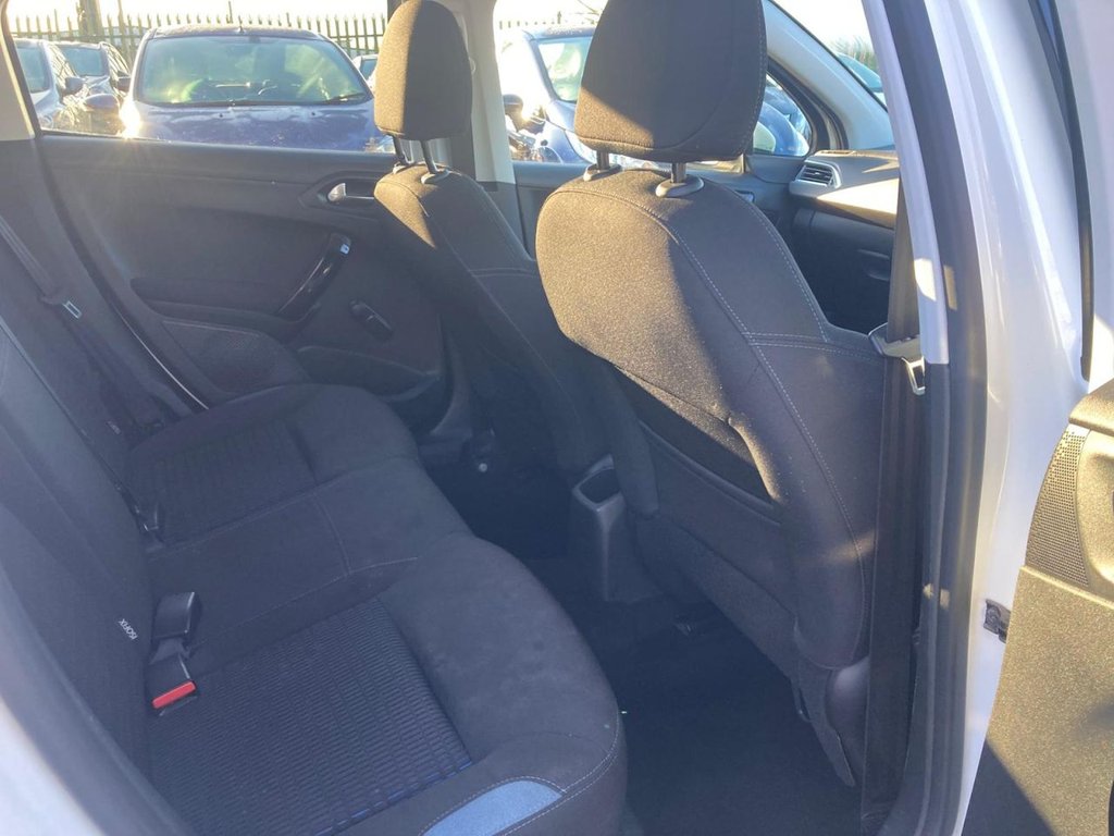 Used Peugeot 208 2015 for sale - 76739895: Photo 15
