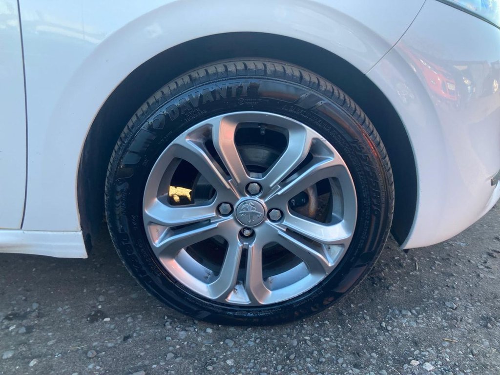 Used Peugeot 208 2015 for sale - 76739895: Photo 17