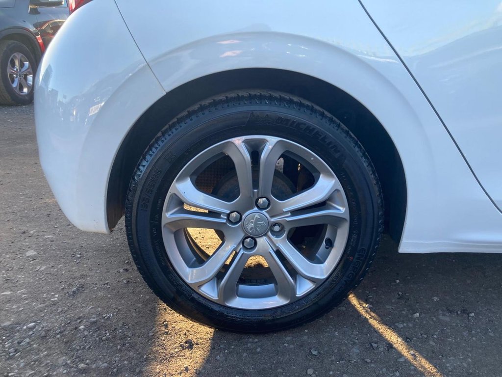 Used Peugeot 208 2015 for sale - 76739895: Photo 19
