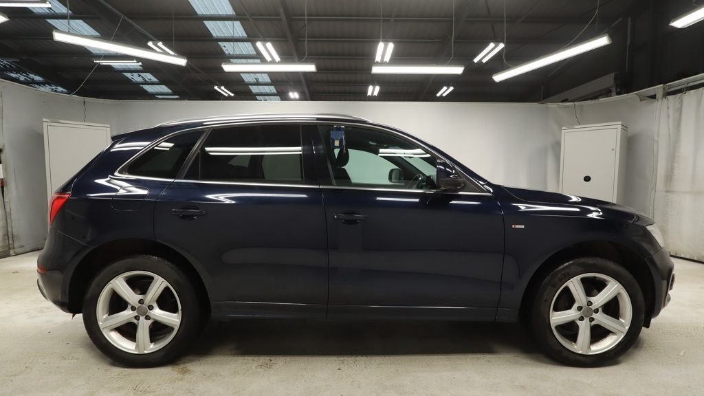 Used Audi Q5 2010 for sale - 77053649: Photo 2