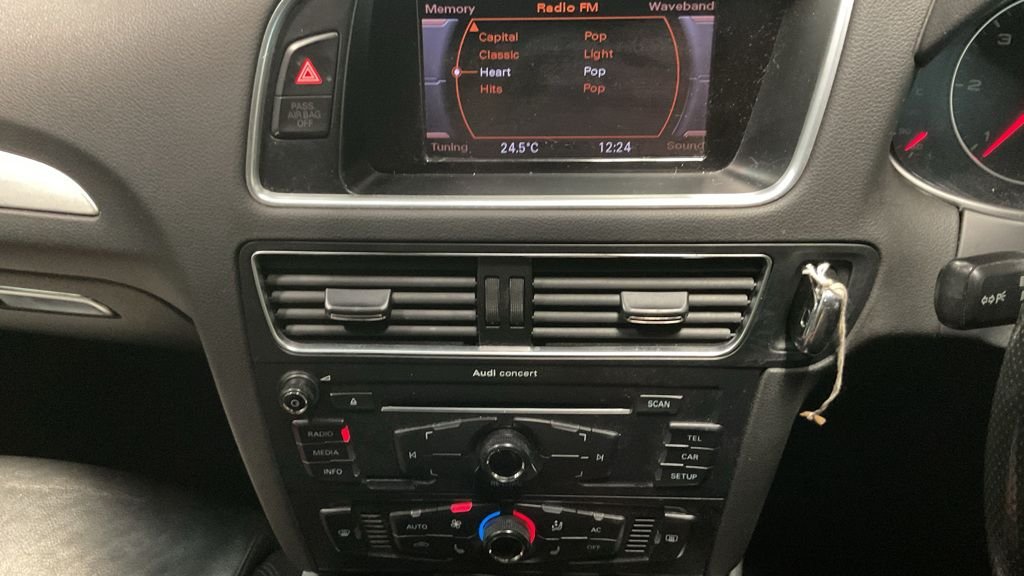 Used Audi Q5 2010 for sale - 77053649: Photo 8