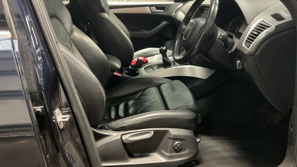 Used Audi Q5 2010 for sale - 77053649: Photo 9