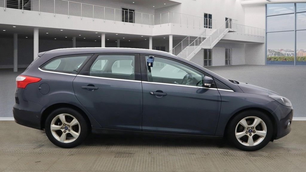 Used Ford Focus 2013 for sale - 76535880: Photo 2