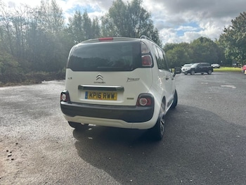 Used Citroen C3 Picasso 2016 for sale - 75830514: Photo