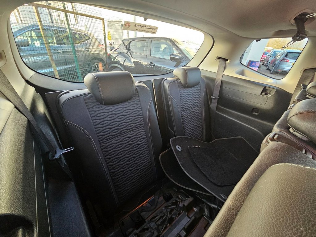 Used Vauxhall Zafira Tourer 2013 for sale - 76867655: Photo 12