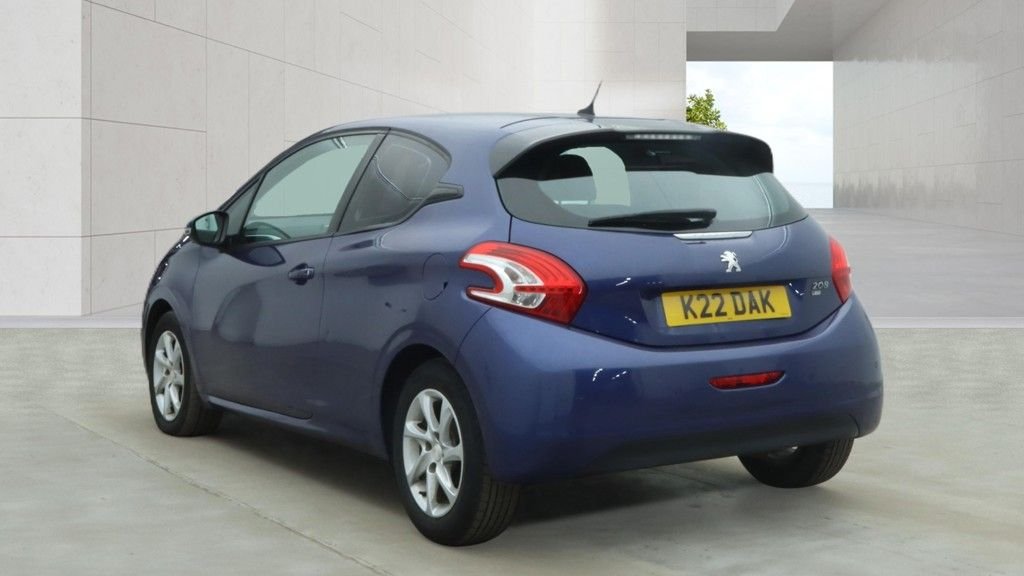 Used Peugeot 208 2014 for sale - 78181560: Photo 3