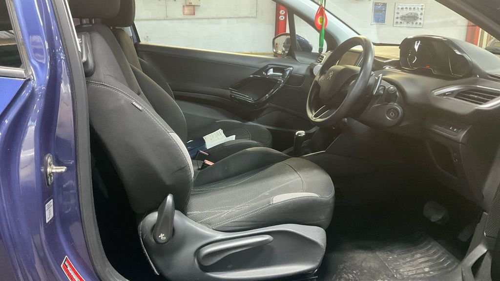 Used Peugeot 208 2014 for sale - 78181560: Photo 9