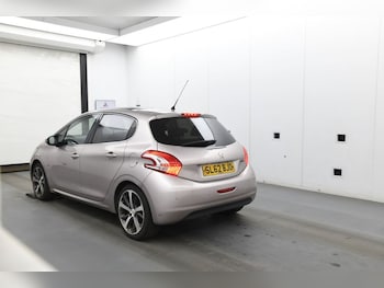 Used Peugeot 208 2012 for sale - 79050933: Photo