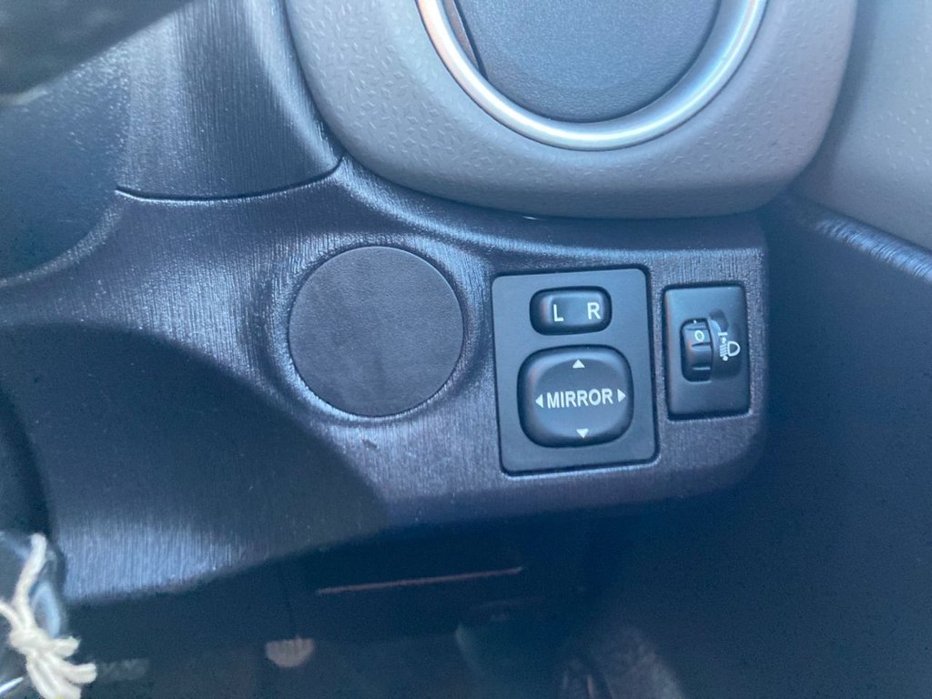 Used Toyota Yaris 2013 for sale - 76604827: Photo 24