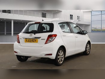 Used Toyota Yaris 2013 for sale - 76604827: Photo
