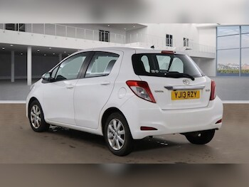 Used Toyota Yaris 2013 for sale - 76604827: Photo