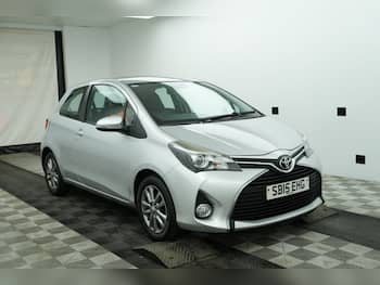 Used Toyota Yaris 2015 for sale - 79647936: Photo