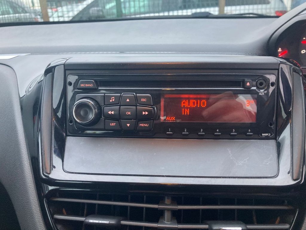 Used Peugeot 208 2012 for sale - 77582917: Photo 18