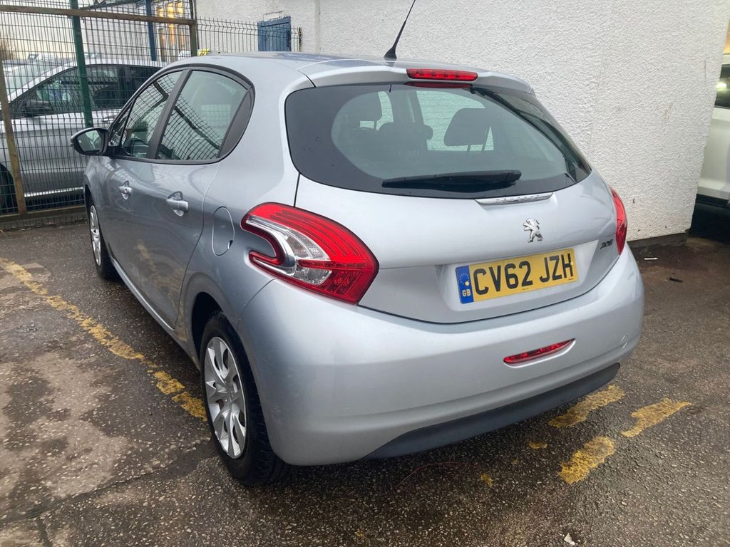 Used Peugeot 208 2012 for sale - 77582917: Photo 5
