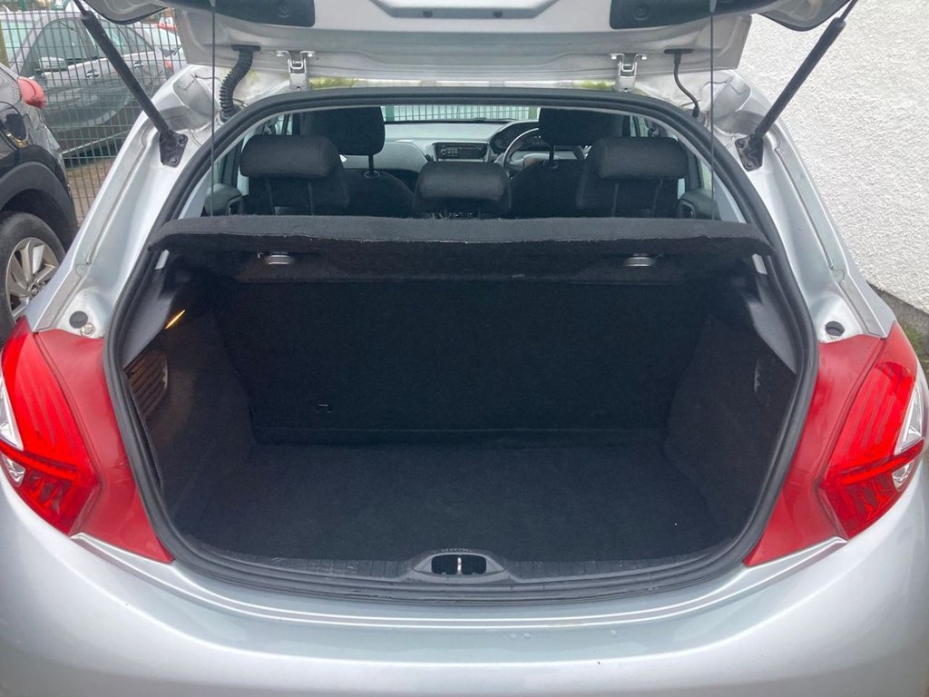 Used Peugeot 208 2012 for sale - 77582917: Photo 7