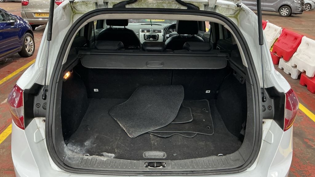 Used Ford Kuga 2010 for sale - 77720358: Photo 13