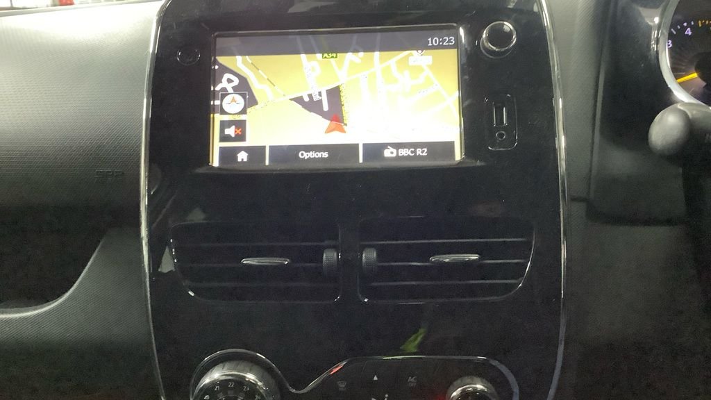 Used Renault Clio 2015 for sale - 77370072: Photo 7