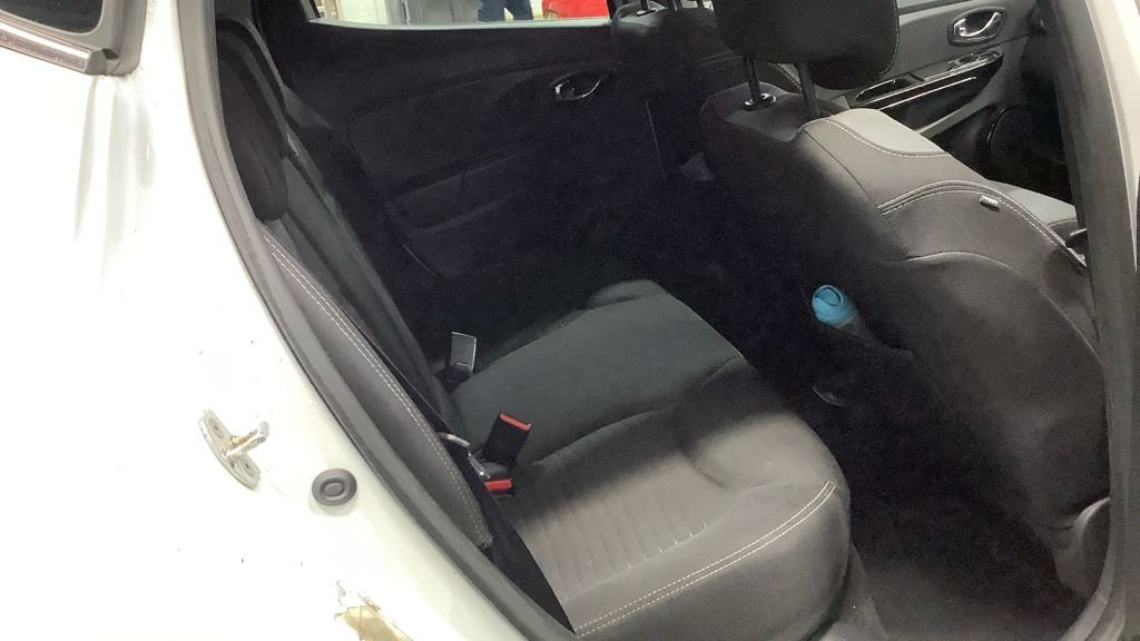 Used Renault Clio 2015 for sale - 77370072: Photo 9