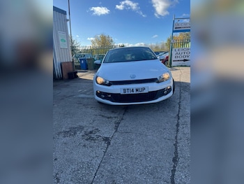 2014 (14) - 2.0 TDi BlueMotion Tech R-Line 3dr