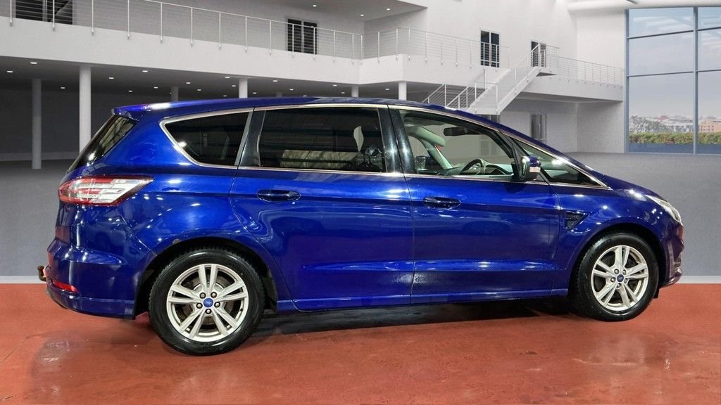 Used Ford S-Max 2016 for sale - 77236627: Photo 2