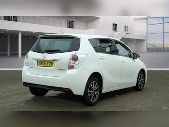 Used Toyota Verso 2015 for sale - 75631064: Photo