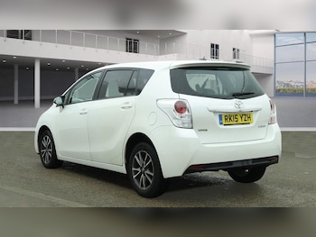 Used Toyota Verso 2015 for sale - 75631064: Photo