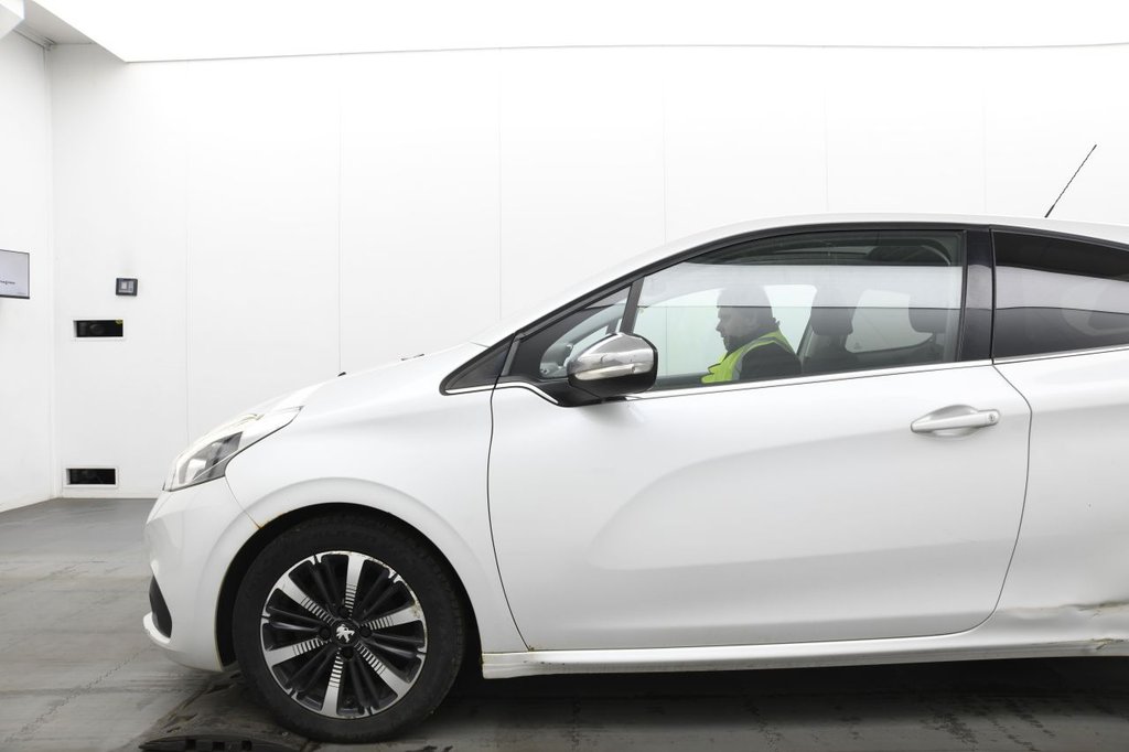 Used Peugeot 208 2016 for sale - 78212781: Photo 5