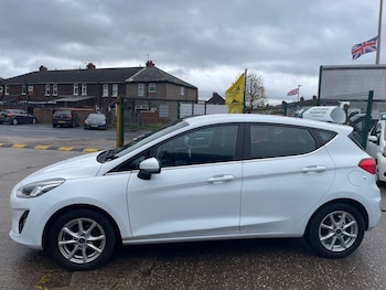 Used Ford Fiesta 2018 for sale - 76474612: Photo