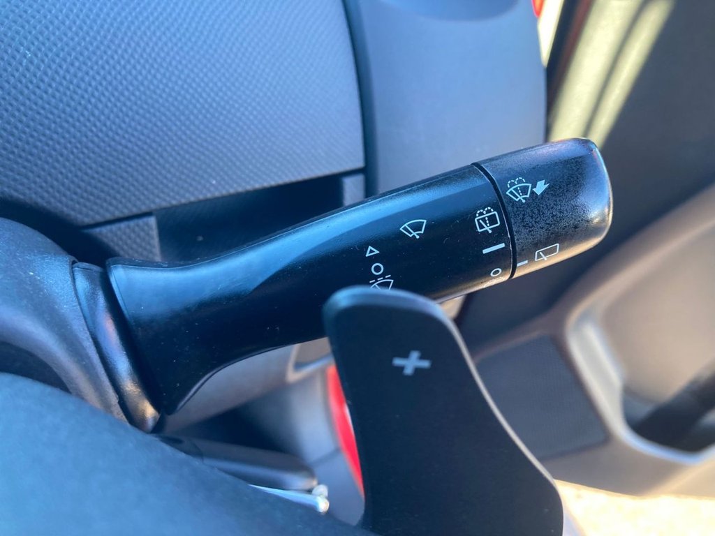 Used Toyota Yaris 2011 for sale - 77053580: Photo 11