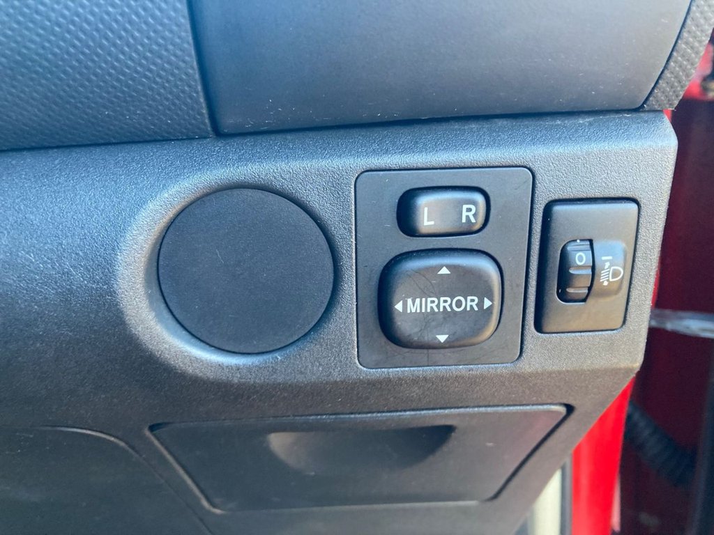 Used Toyota Yaris 2011 for sale - 77053580: Photo 16