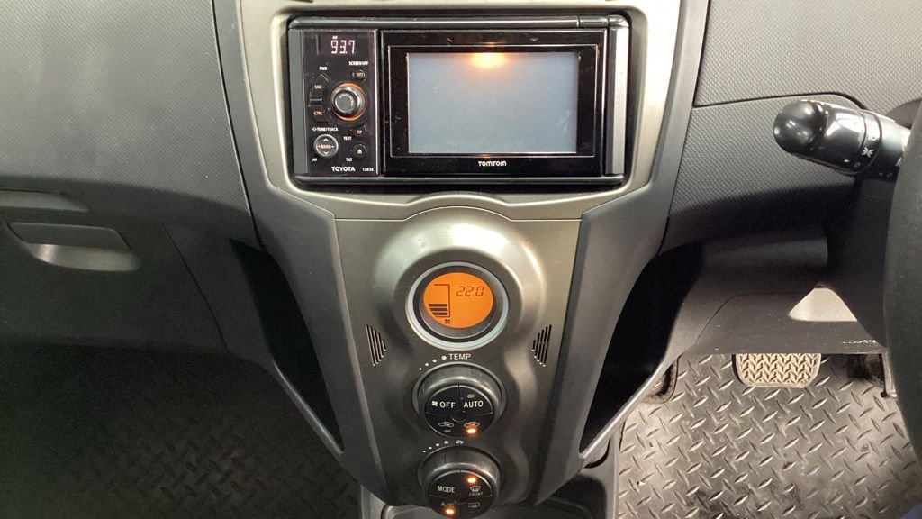 Used Toyota Yaris 2011 for sale - 77053580: Photo 7