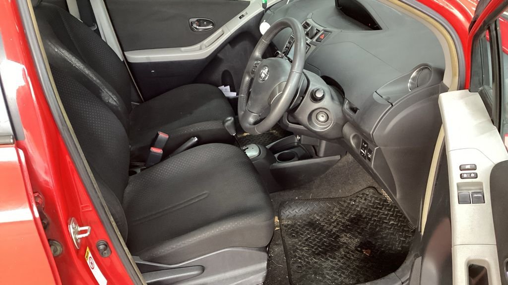 Used Toyota Yaris 2011 for sale - 77053580: Photo 8