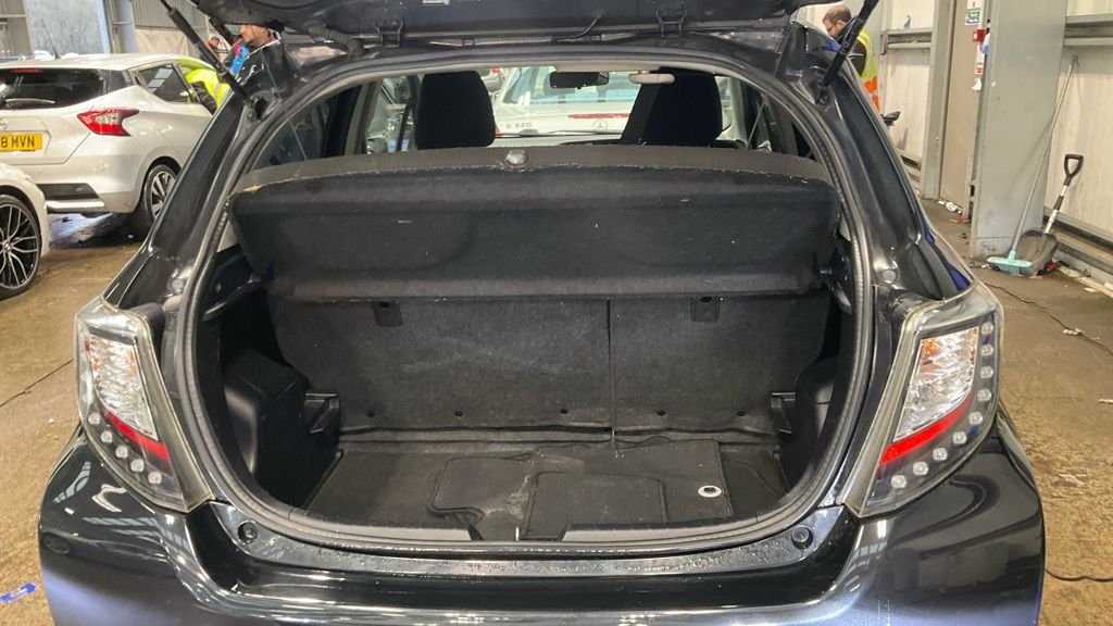 Used Toyota Yaris 2014 for sale - 77227346: Photo 11