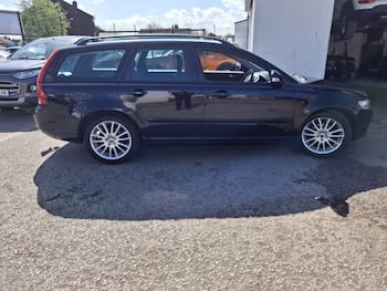 Used Volvo V50 2010 for sale - 79643700: Photo