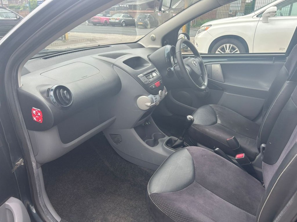 Used Toyota AYGO 2011 for sale - 76376246: Photo 14