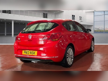 Used Vauxhall Astra 2013 for sale - 76520650: Photo