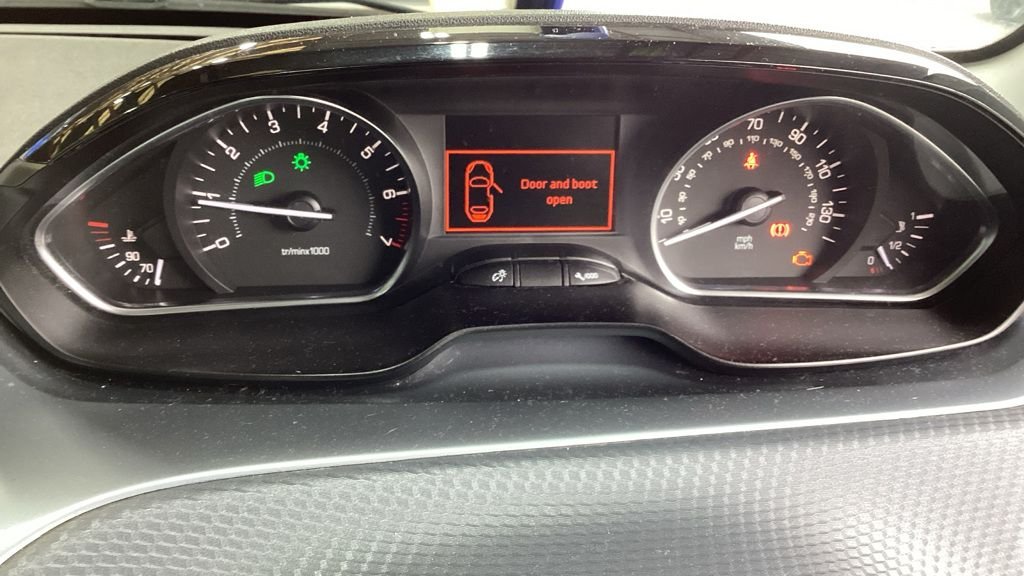 Used Peugeot 208 2015 for sale - 78030664: Photo 11