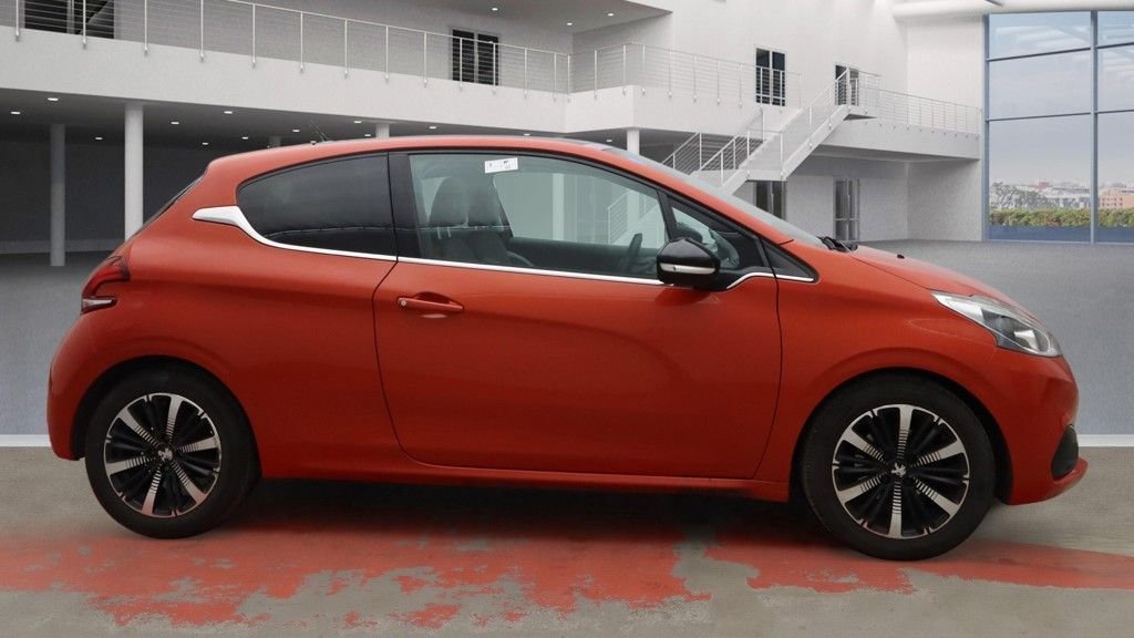 Used Peugeot 208 2015 for sale - 78030664: Photo 6