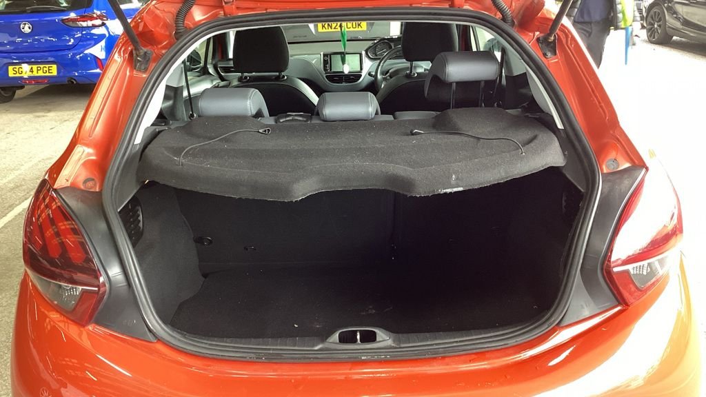 Used Peugeot 208 2015 for sale - 78030664: Photo 8