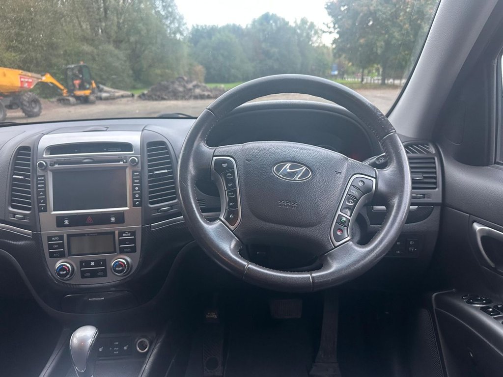 Used Hyundai Santa Fe 2012 for sale - 75929618: Photo 16