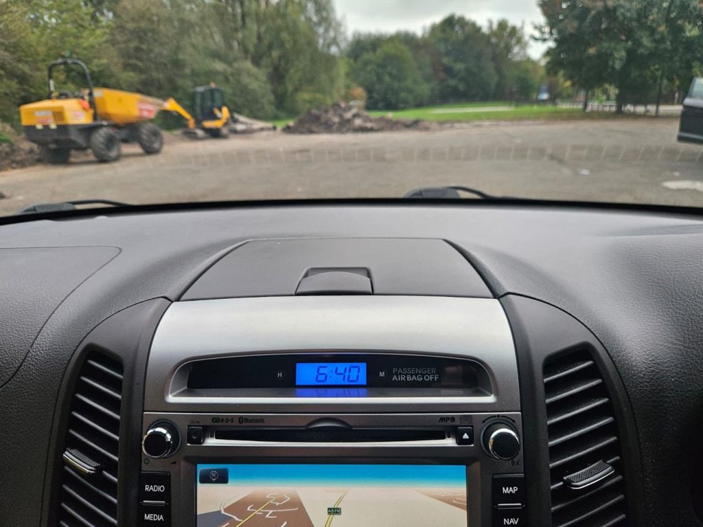 Used Hyundai Santa Fe 2012 for sale - 75929618: Photo 17