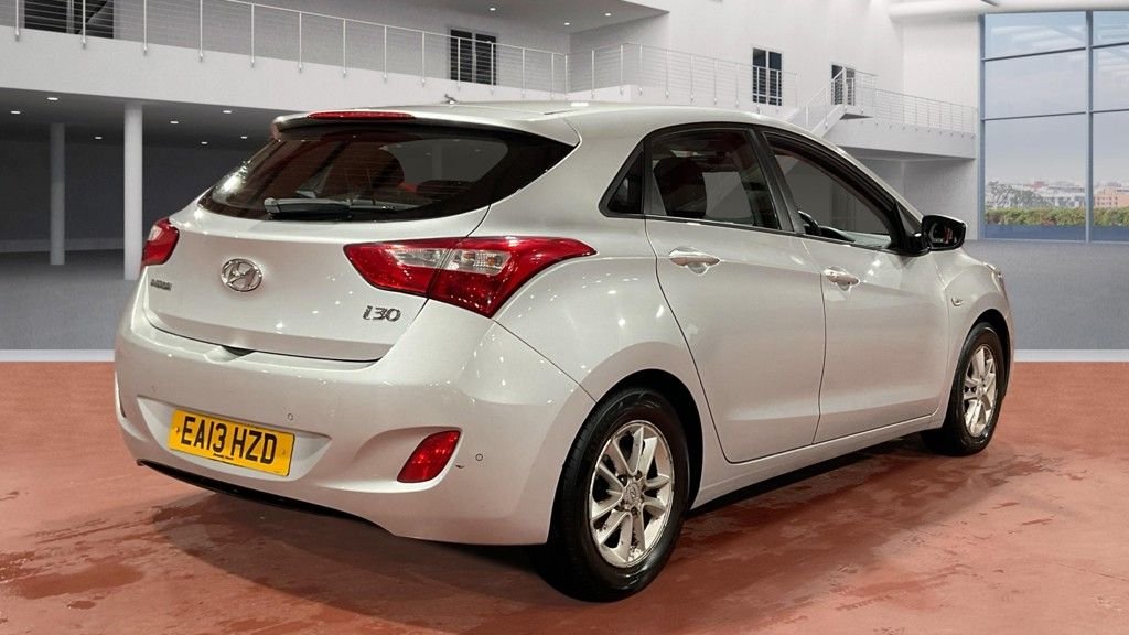Used Hyundai i30 2013 for sale - 77053635: Photo 3