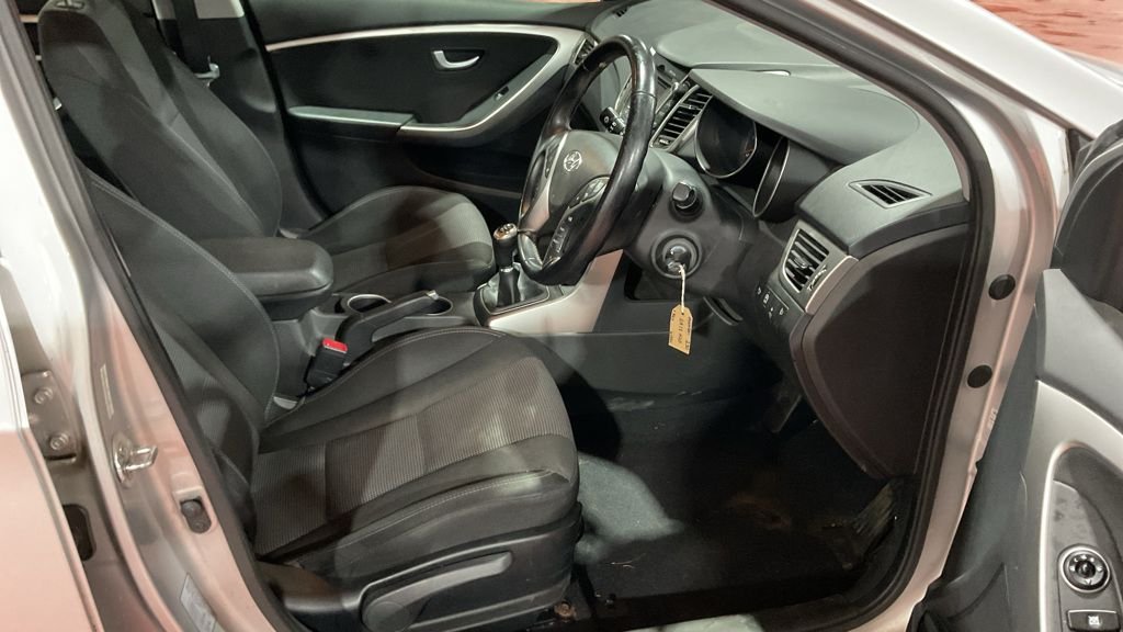 Used Hyundai i30 2013 for sale - 77053635: Photo 9