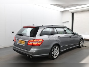 Used Mercedes-Benz E Class 2011 for sale - 78749079: Photo