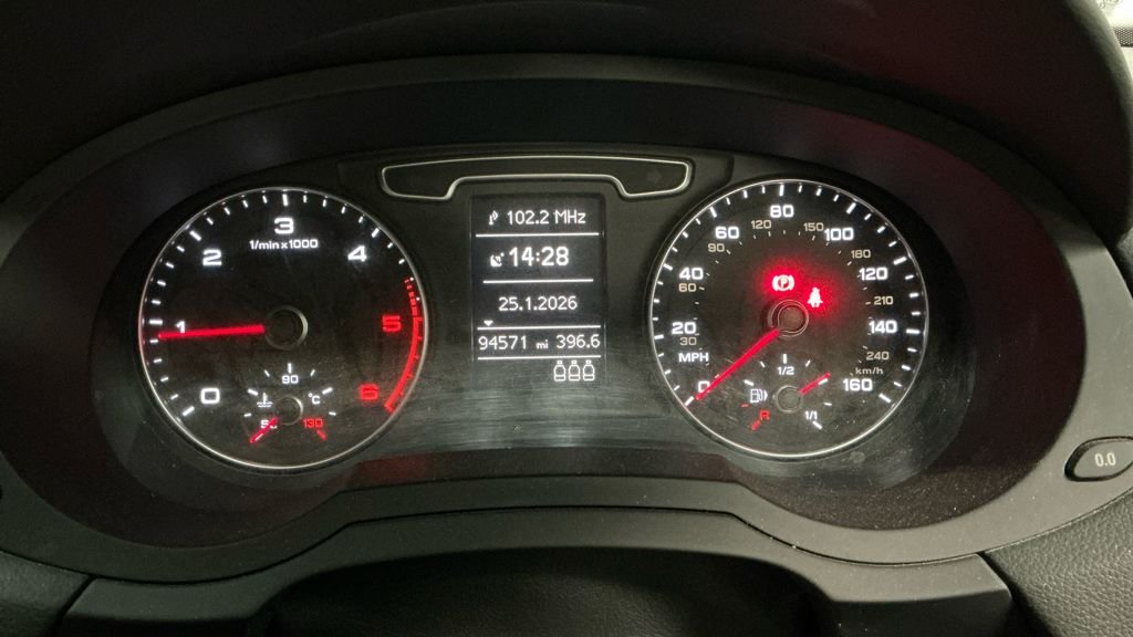 Used Audi Q3 2013 for sale - 77356469: Photo 8