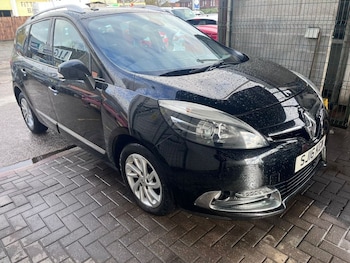 Used Renault Grand Scenic 2016 for sale - 77820901: Photo