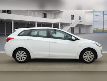 Used Hyundai i30 2015 for sale - 75777439: Photo