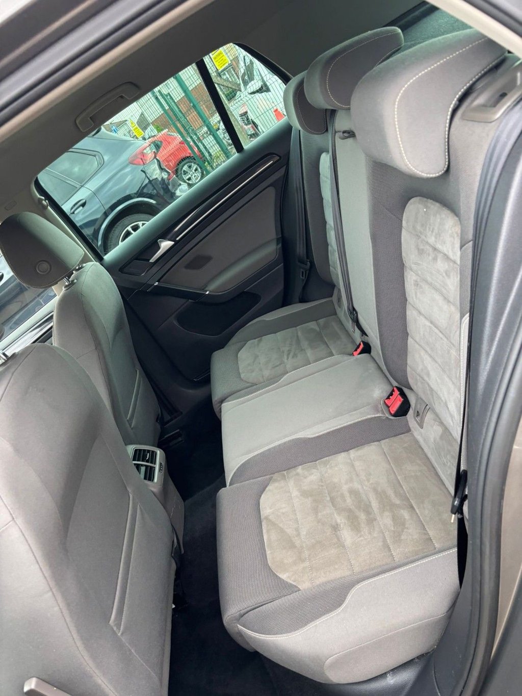 Used Volkswagen Golf 2014 for sale - 77187884: Photo 11